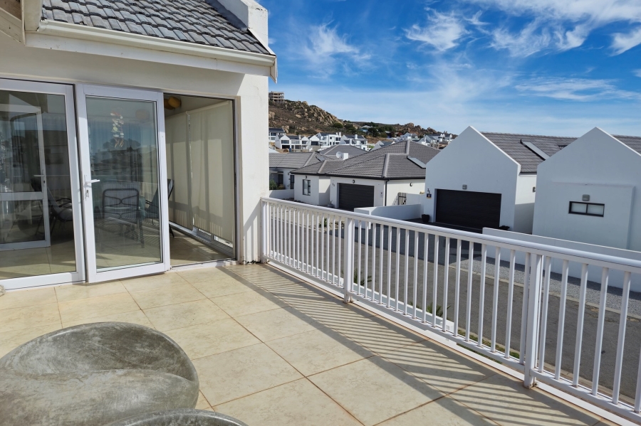 4 Bedroom Property for Sale in Sandy Point Western Cape